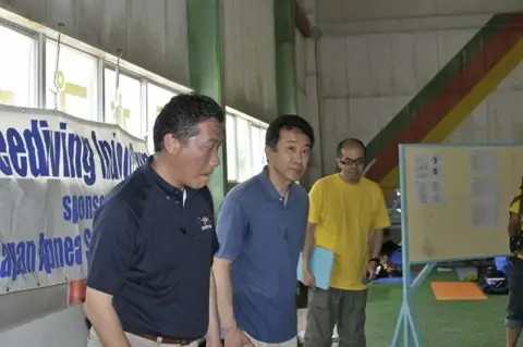 フリーダイビング大会会場の参加者
