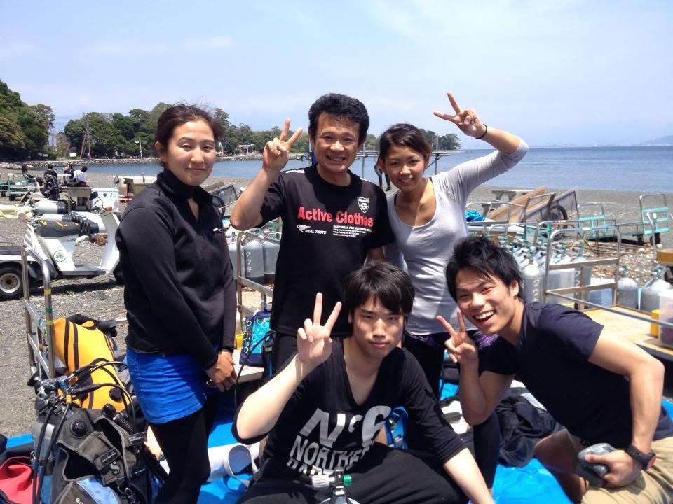 2013年5月18日(投稿日) / 伊豆・大瀬崎 / ダイビング講習 / 伊豆・大瀬崎でのダイビング講習。水中や海辺で撮影したダイビングの記録