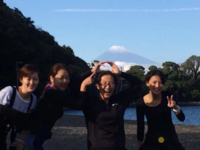 4人以上の参加者の集合写真