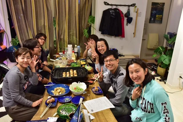 4人以上の参加者の集合写真
