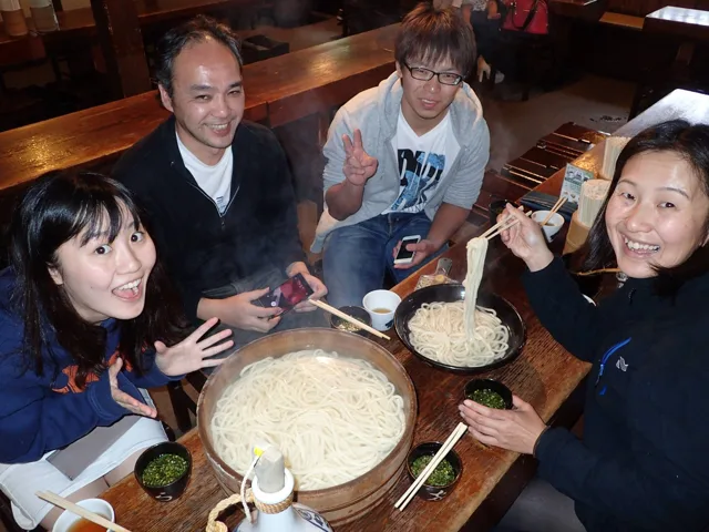 淡路SA ハイウェイオアシス(上り)での4人以上の参加者の集合写真