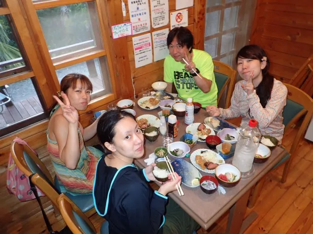 4人以上の参加者の集合写真