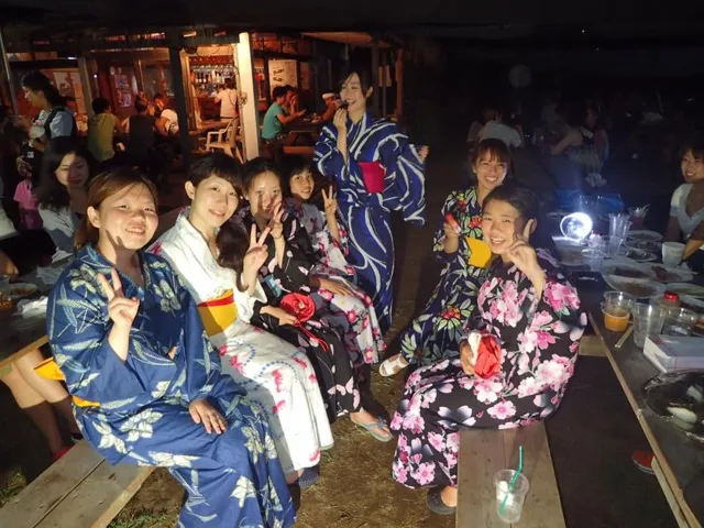 4人以上の参加者の集合写真