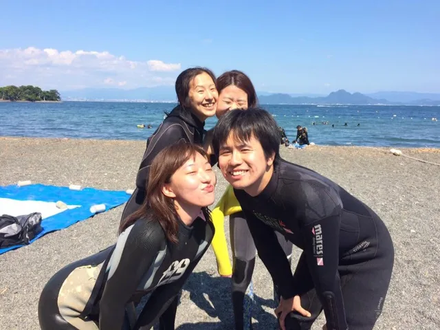 4人以上の参加者の集合写真