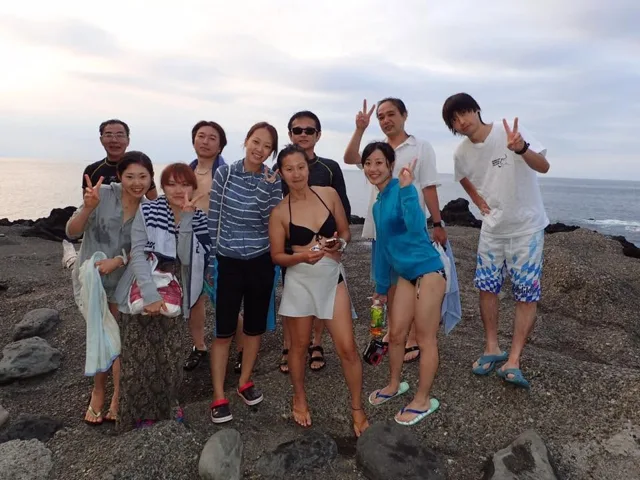 4人以上の参加者の集合写真