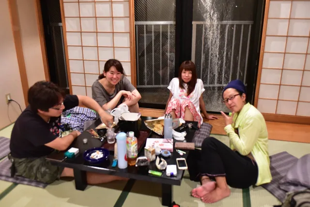 浜富での4人以上の参加者の集合写真