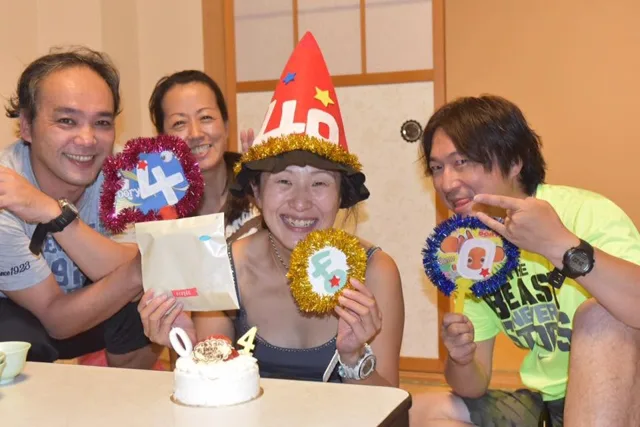 4人以上の参加者の集合写真
