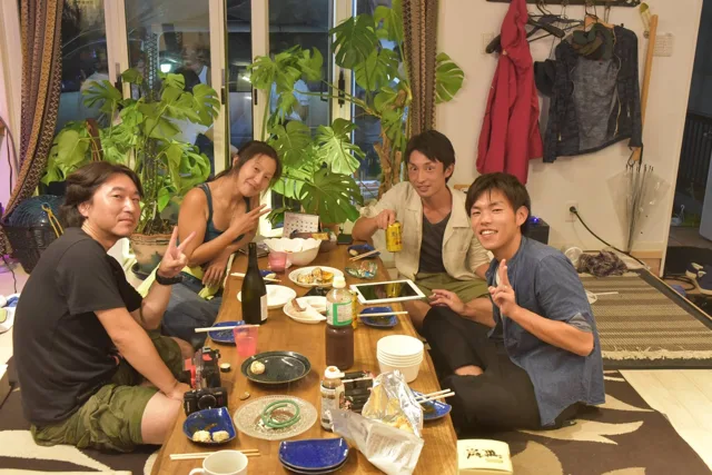 ビッグブルーでの4人以上の参加者の集合写真