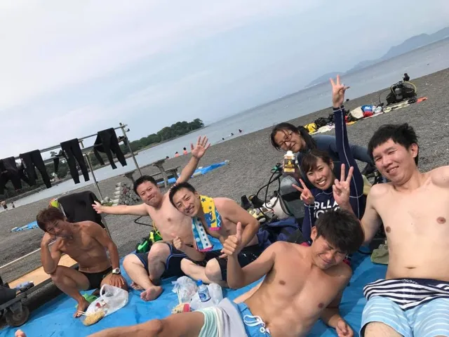 4人以上の参加者の集合写真