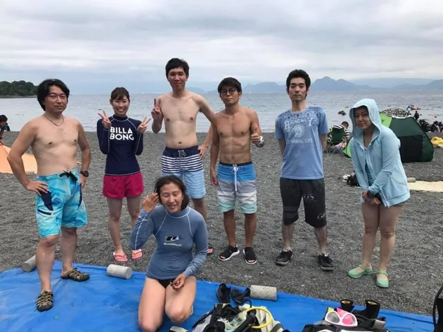 4人以上の参加者の集合写真