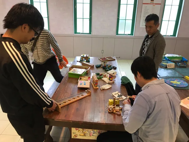 4人以上の参加者の集合写真