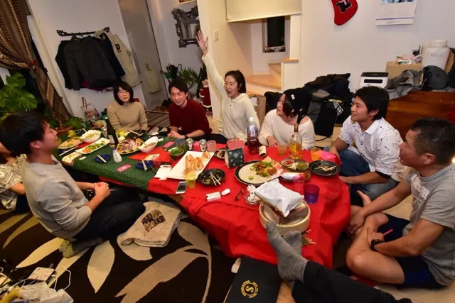 4人以上の参加者の集合写真