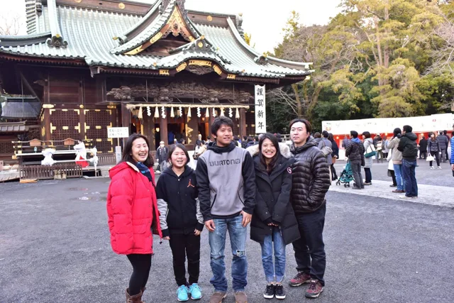 4人以上の参加者の集合写真