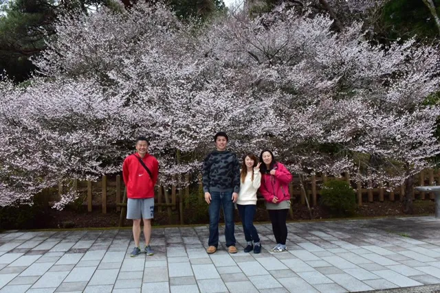 4人以上の参加者の集合写真
