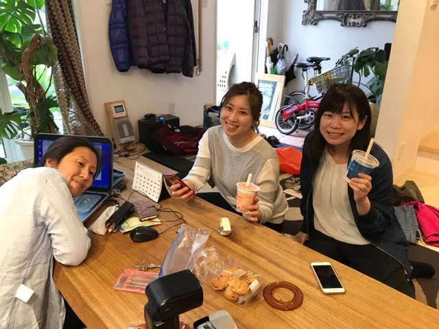 4人以上の参加者の集合写真