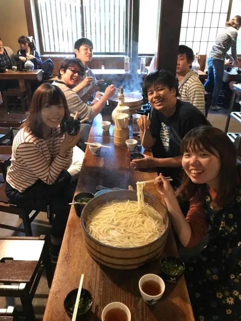 4人以上の参加者の集合写真