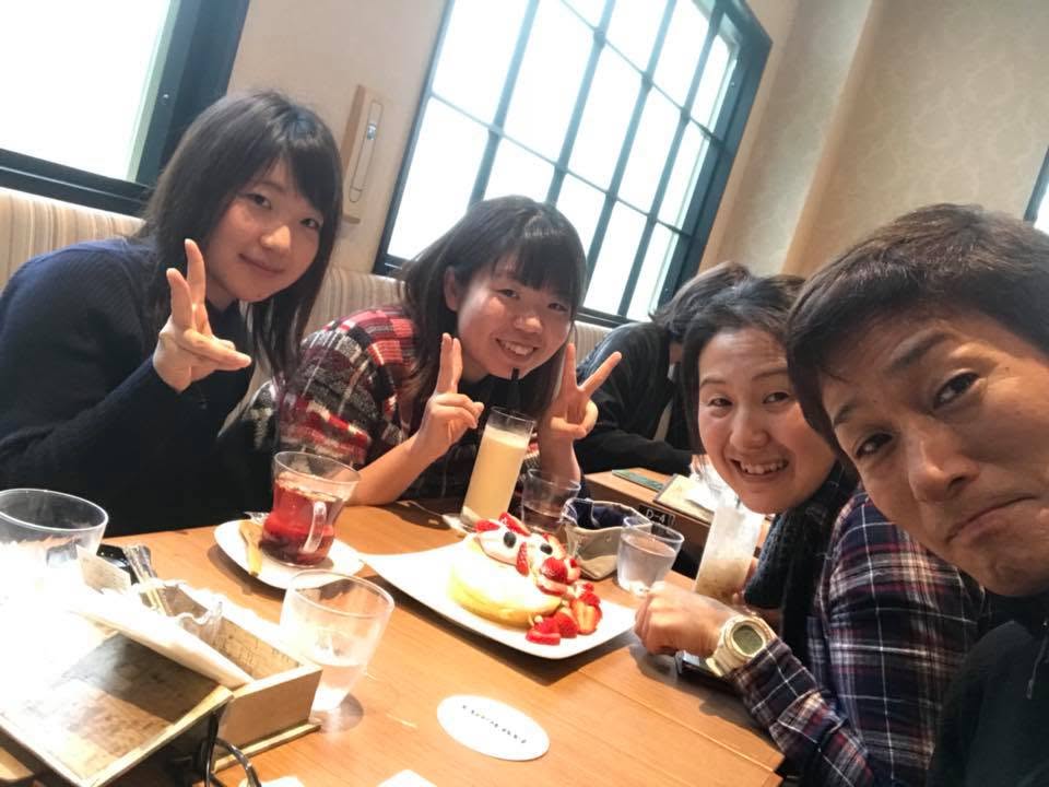 2018年3月8日(投稿日) / たまご専門店 TAMAGOYA / たまご専門店 TAMAGOYAでの4人以上の参加者の集合写真
