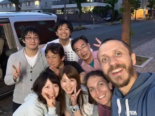 4人以上の参加者の集合写真