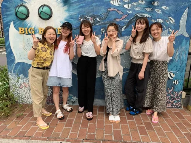 4人以上の参加者の集合写真