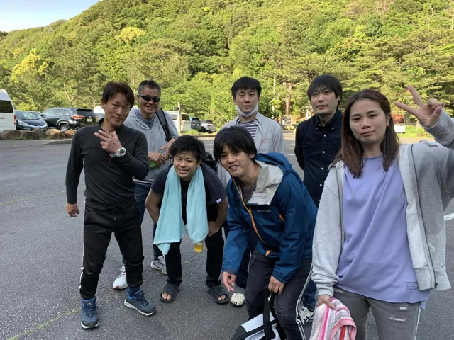 4人以上の参加者の集合写真