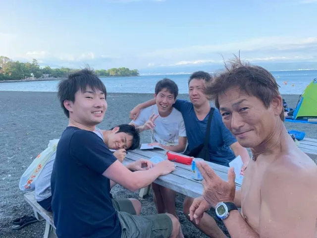 伊豆・大瀬崎でのダイビング:4人以上の参加者の集合写真