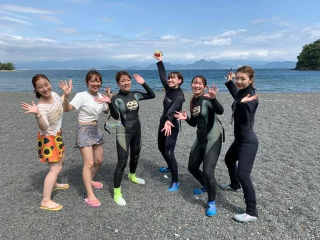 4人以上の参加者の集合写真