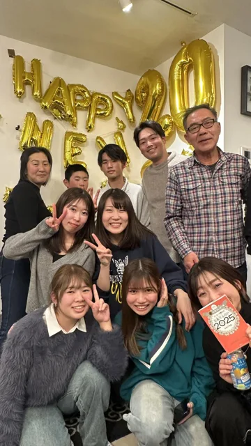 4人以上の参加者の集合写真
