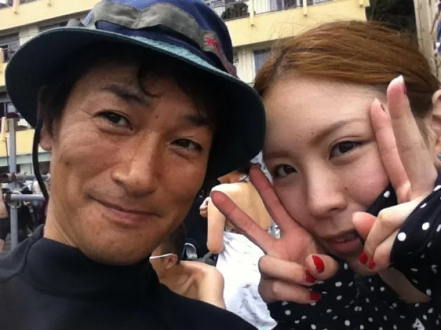 伊豆・大瀬崎でのダイビング：大瀬崎で記念撮影するダイビング仲間