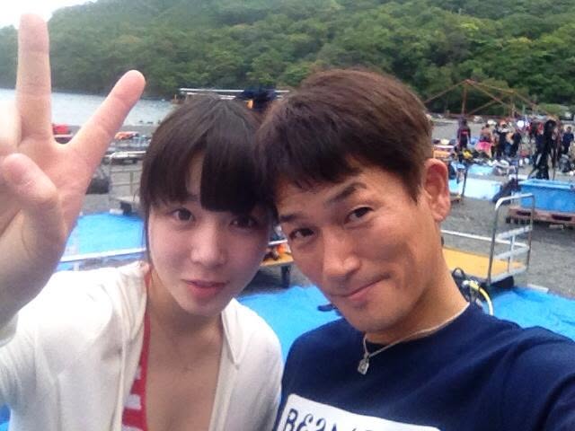 2013年5月31日(投稿日) / 伊豆・大瀬崎 / ダイビング / 伊豆・大瀬崎でのダイビング。大瀬崎で記念撮影する2人のダイビング仲間