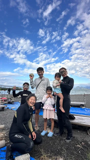 4人以上の参加者の集合写真
