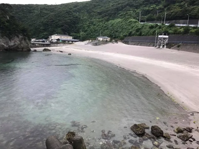 神津島・前浜海岸の砂浜と入り江