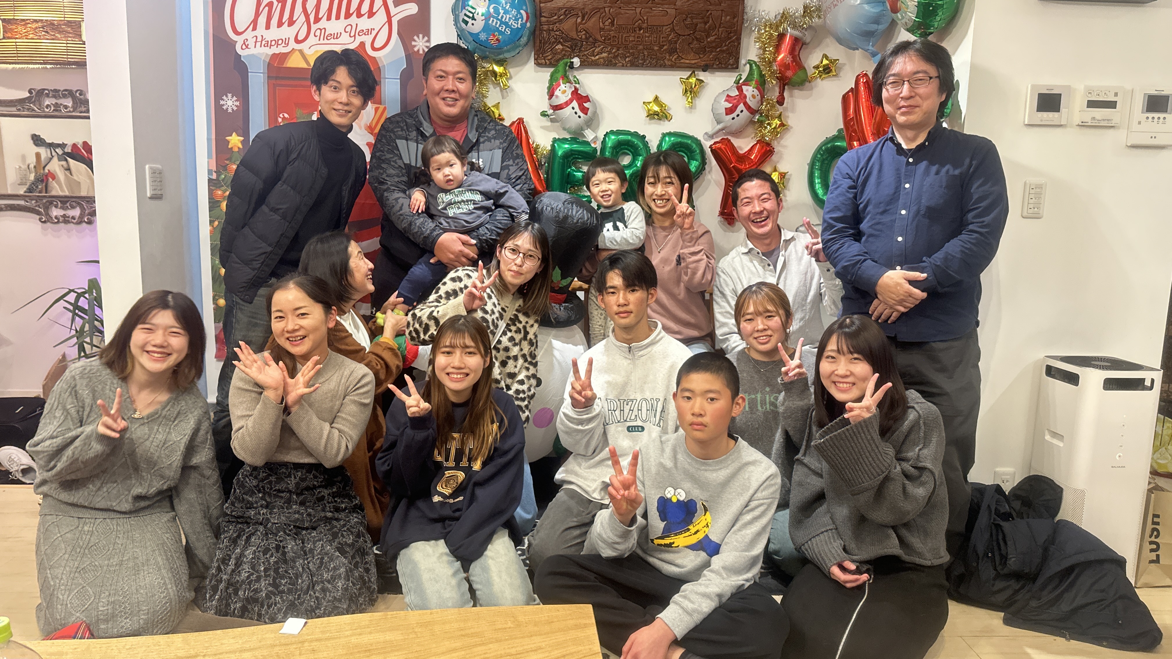神奈川県大和市のレンタルスペースで開催されたクリスマス会の集合写真